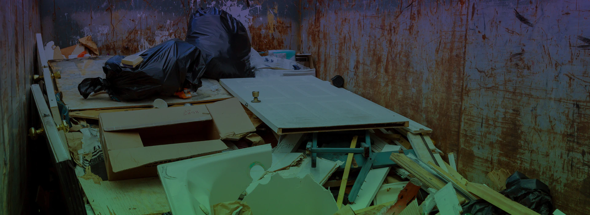 junk removal service of old furnitures and debris